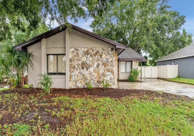 Photo 1 of Single family home for sale at 842 Rockingham Rd, Lakeland, FL 33809 | MLS# L4965326 | Listing updated on 2026-09-29