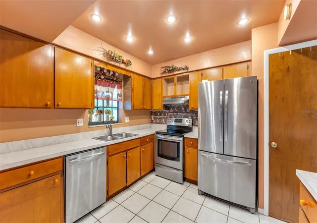 Photo 3 of Single family home for sale at 842 Rockingham Rd, Lakeland, FL 33809 | MLS# L4965326 | Listing updated on 2026-09-29