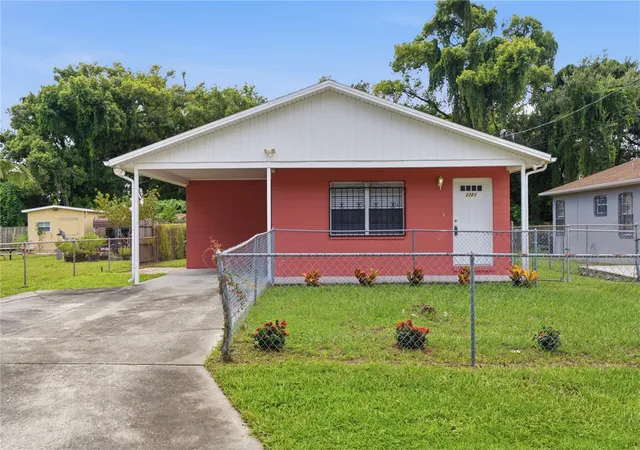 Photo 1 of Single family home for sale at 3721 E N Bay St, Tampa, FL 33610 | MLS# TB8551940 | Listing updated on 2026-10-28
