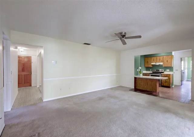 Photo 2 of Single family home for sale at 5164 Jennifer Pl, Orlando, FL 32807 | MLS# A4707324 | Listing updated on 2026-10-18