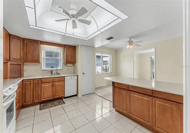 Photo 3 of Single family home for sale at 450 Nighthawk Dr, Lakeland, FL 33813 | MLS# L4965327 | Listing updated on 2026-10-22