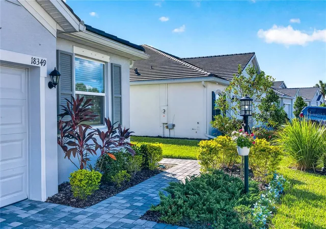 Photo 3 of House for sale at 18349 Cropside Trl, Bradenton, FL 34211 | MLS# A4707326 | Listing updated on 2026-10-12