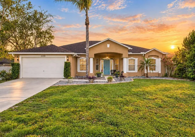 Photo 1 of Sale Pending at 11285 Timbercrest Rd, Spring Hill, FL 34608 | MLS# W7889807 | Listing updated on 2026-09-30