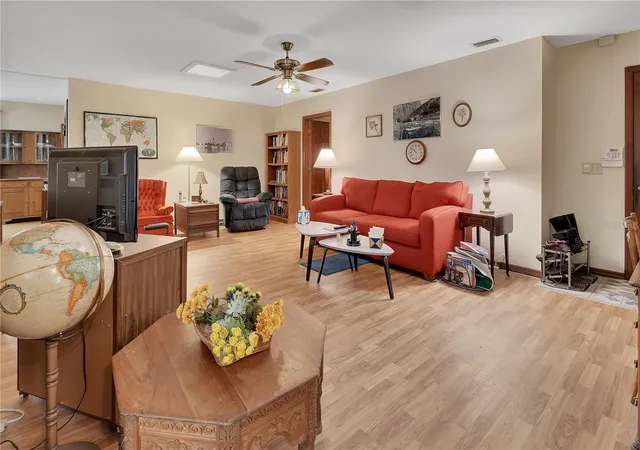 Photo 4 of Single family home for sale at 350 Lafayette Pl, Deland, FL 32720 | MLS# V4951493 | Listing updated on 2026-09-29