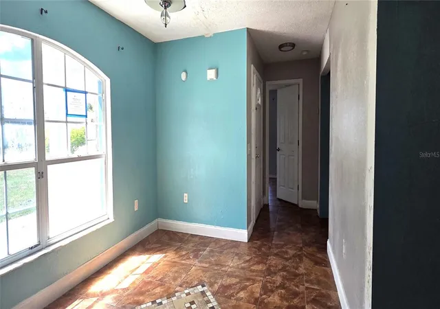 Photo 4 of Single family home for sale at 6012 Lake Ruth Dr E, Dundee, FL 33838 | MLS# L4965331 | Listing updated on 2026-10-01