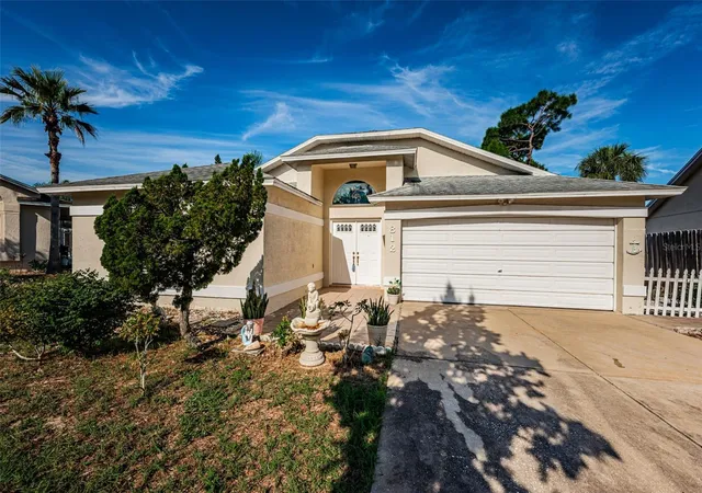Photo 2 of Single family home for sale at 812 High Point Ct, Tarpon Springs, FL 34689 | MLS# W7889809 | Listing updated on 2026-10-03