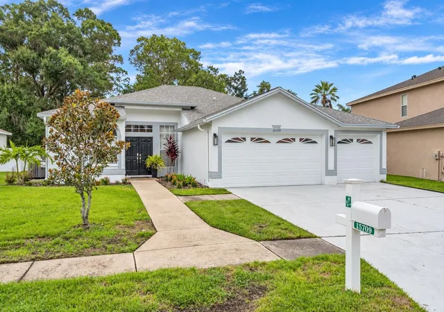 Photo 4 of Single family home for sale at 15709 Muirfield Dr, Odessa, FL 33556 | MLS# TB8551966 | Listing updated on 2026-09-28