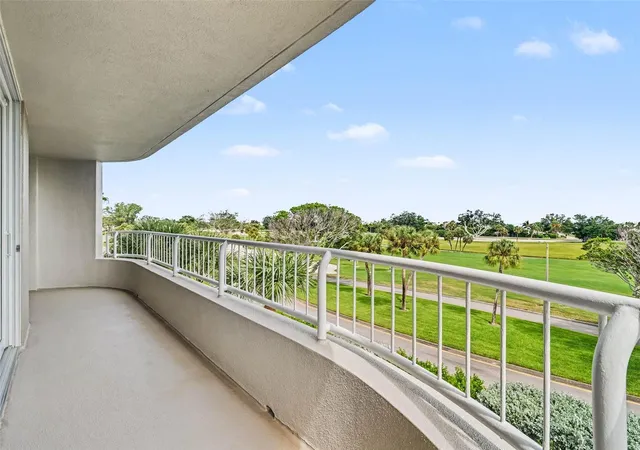 Condo for sale at 775 Longboat Clb Rd #304, LONGBOAT KEY, FL 34228 | MLS# A4707329