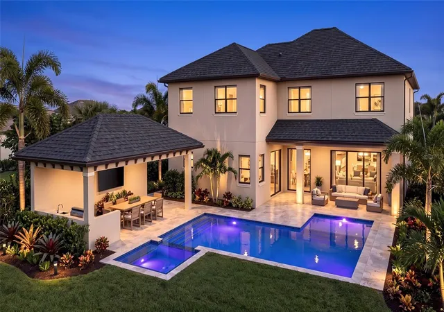Photo 2 of Single family home for sale at 2104 S Church Ave, Tampa, FL 33629 | MLS# TB8551970 | Listing updated on 2026-10-01