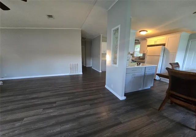 Photo 3 of Manufactured home for sale at 208 Pine Tree Trl, Crescent City, FL 32112 | MLS# V4951496 | Listing updated on 2026-09-25