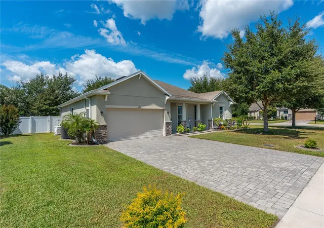 Photo 3 of Single family home for sale at 600 Sugar Ridge Dr, Deland, FL 32720 | MLS# V4951497 | Listing updated on 2026-10-04