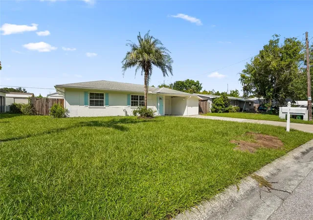 Photo 1 of Single family home for sale at 2901 Poplar St, Sarasota, FL 34237 | MLS# TB8551974 | Listing updated on 2026-10-04