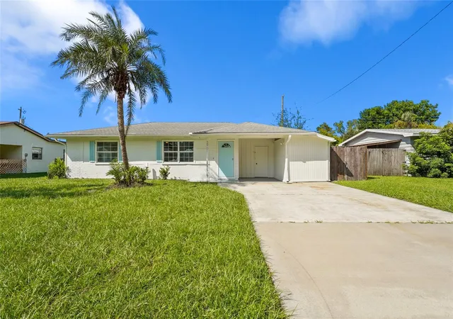 Photo 3 of Single family home for sale at 2901 Poplar St, Sarasota, FL 34237 | MLS# TB8551974 | Listing updated on 2026-10-04