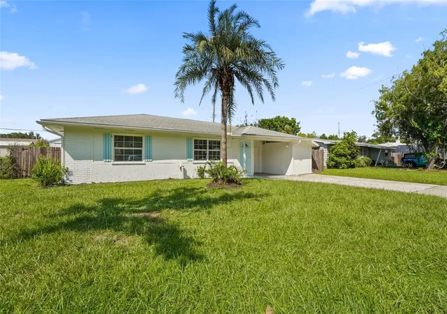 Photo 4 of Single family home for sale at 2901 Poplar St, Sarasota, FL 34237 | MLS# TB8551974 | Listing updated on 2026-10-04