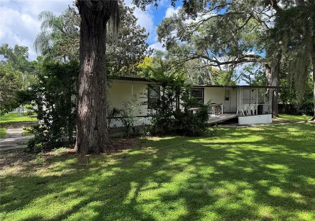 Photo 3 of Manufactured home for sale at 9613 Andy Dr, Hudson, FL 34669 | MLS# W7889811 | Listing updated on 2026-09-25