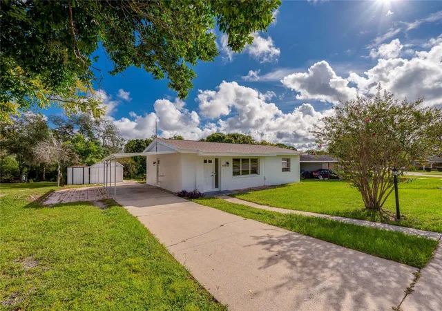 Photo 1 of Single family home for sale at 971 N Waycross Cir, Deltona, FL 32725 | MLS# V4951498 | Listing updated on 2026-10-06