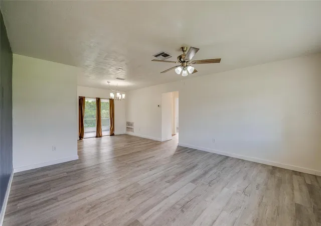 Photo 3 of Single family home for sale at 971 N Waycross Cir, Deltona, FL 32725 | MLS# V4951498 | Listing updated on 2026-10-06