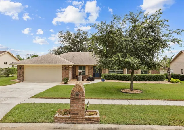 Photo 1 of Single family home for sale at 382 Forest Park Cir, Longwood, FL 32779 | MLS# O6444637 | Listing updated on 2026-10-01