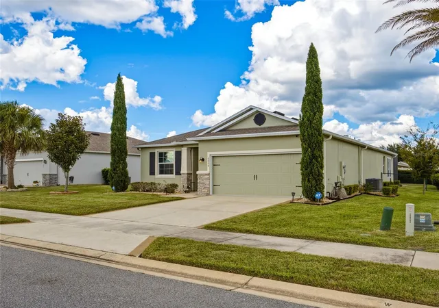 Photo 1 of Single family home for sale at 6089 SW 90th Street, Ocala, FL 34476 | MLS# OM732863 | Listing updated on 2026-09-26
