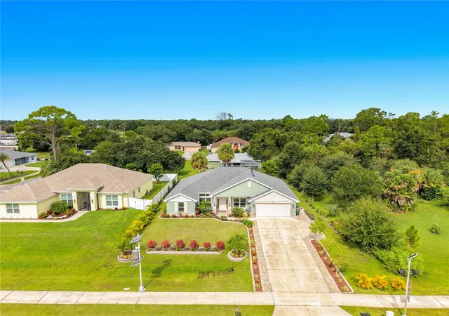Photo 3 of Single family home for sale at 2461 S Cranberry Blvd, North Port, FL 34286 | MLS# A4707339 | Listing updated on 2026-09-27
