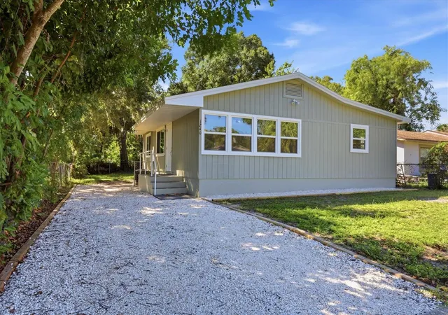 Single family home for sale at 1240 Highland St, SARASOTA, FL 34234 | MLS# A4707341