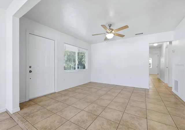 Photo 3 of Single family home for sale at 1240 Highland St, Sarasota, FL 34234 | MLS# A4707341 | Listing updated on 2026-10-28
