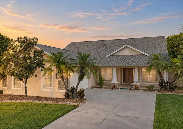 Single family home for sale at 2909 Blackwater Crk Dr, LAKELAND, FL 33810 | MLS# L4965335