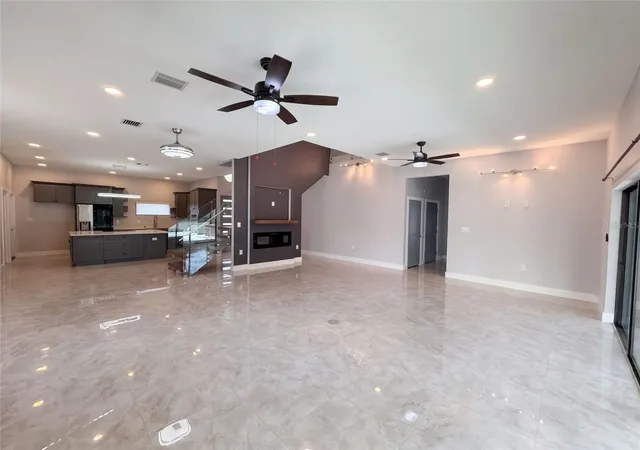 Photo 3 of Sale Pending at 541 W Lake Brantley Rd, Altamonte Springs, FL 32714 | MLS# O6444645 | Listing updated on 2026-10-06