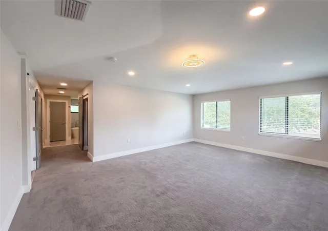 Photo 3 of Sale Pending at 541 W Lake Brantley Rd, Altamonte Springs, FL 32714 | MLS# O6444645 | Listing updated on 2026-10-06