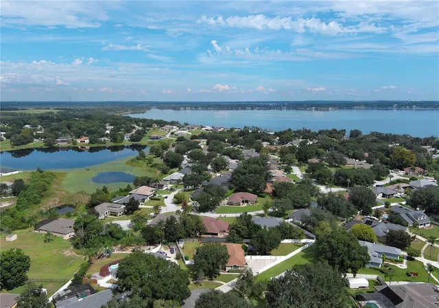 Photo 3 of Single family home for sale at 11318 Summer Wind Ct, Clermont, FL 34711 | MLS# S5158268 | Listing updated on 2026-10-02