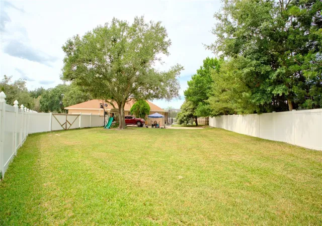 Photo 4 of Single family home for sale at 11318 Summer Wind Ct, Clermont, FL 34711 | MLS# S5158268 | Listing updated on 2026-10-02