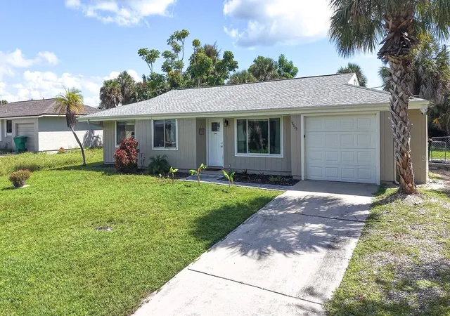 Photo 2 of Single family home for sale at 18663 Kerrville Cir, Port Charlotte, FL 33948 | MLS# D6148927 | Listing updated on 2026-10-02