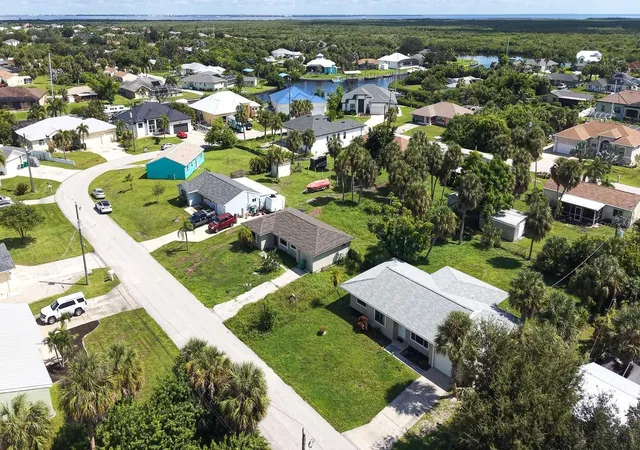 Photo 4 of Single family home for sale at 18663 Kerrville Cir, Port Charlotte, FL 33948 | MLS# D6148927 | Listing updated on 2026-10-02