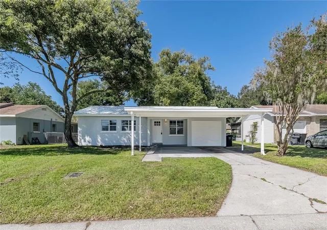 Photo 1 of Single family home for sale at 1026 Canal Dr W, Lakeland, FL 33801 | MLS# L4965336 | Listing updated on 2026-09-29