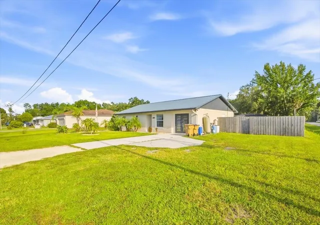 Photo 2 of Single family home for sale at 4799 Lake Shore Dr, Saint Cloud, FL 34772 | MLS# O6444667 | Listing updated on 2026-09-25