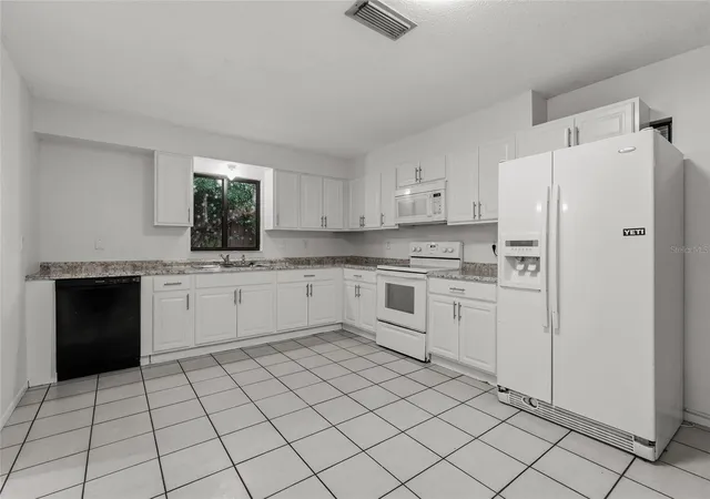 Photo 3 of House for sale at 4749 David Ave, Sarasota, FL 34234 | MLS# A4707353 | Listing updated on 2026-10-02