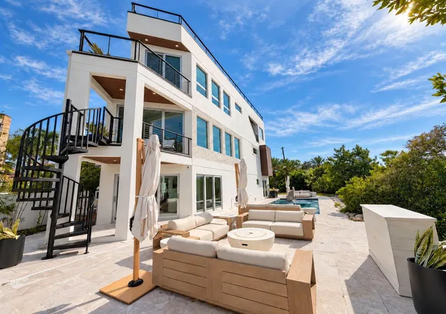 Photo 3 of Single family home for sale at 1406 Tangier Way, Sarasota, FL 34239 | MLS# A4707354 | Listing updated on 2026-10-01