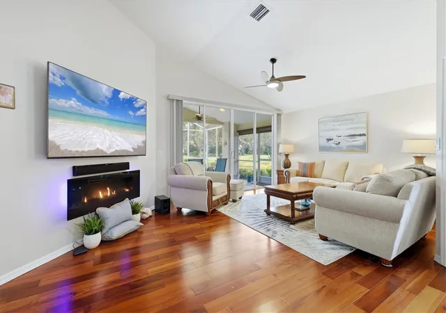 Photo 4 of Single family home for sale at 4620 Deer Trl Blvd, Sarasota, FL 34238 | MLS# A4707355 | Listing updated on 2026-10-06