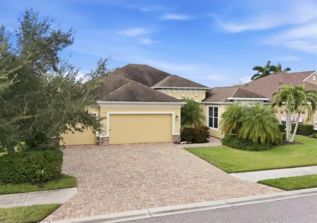 Photo 3 of Single family home for sale at 640 Honeyflower Loop, Bradenton, FL 34212 | MLS# A4707359 | Listing updated on 2026-09-30