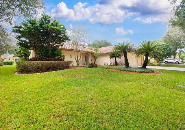 Photo 3 of Single family home for sale at 2194 Pinnacle Cir N, Palm Harbor, FL 34684 | MLS# TB8552028 | Listing updated on 2026-10-09