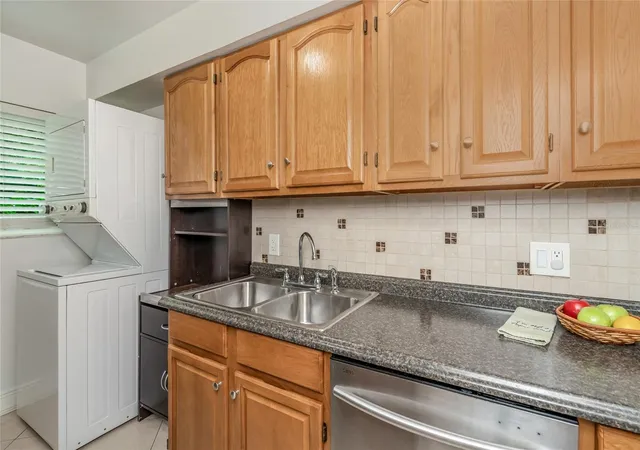 Photo 4 of Townhouse for sale at 501 E Bay Dr #702, Largo, FL 33770 | MLS# TB8552030 | Listing updated on 2026-09-26