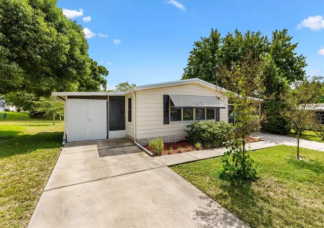 Photo 2 of Sale Pending at 1019 Ann Ave, Lady Lake, FL 32159 | MLS# G5118249 | Listing updated on 2026-10-05