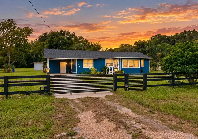 Photo 1 of Single family home for sale at 37716 Beth St, Dade City, FL 33525 | MLS# TB8552041 | Listing updated on 2026-09-28