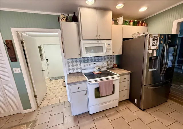 Photo 3 of Single family home for sale at 400 Bayou Rd, Winter Haven, FL 33884 | MLS# G5118252 | Listing updated on 2026-09-28