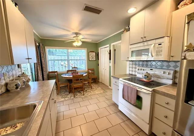 Photo 3 of Single family home for sale at 400 Bayou Rd, Winter Haven, FL 33884 | MLS# G5118252 | Listing updated on 2026-09-28