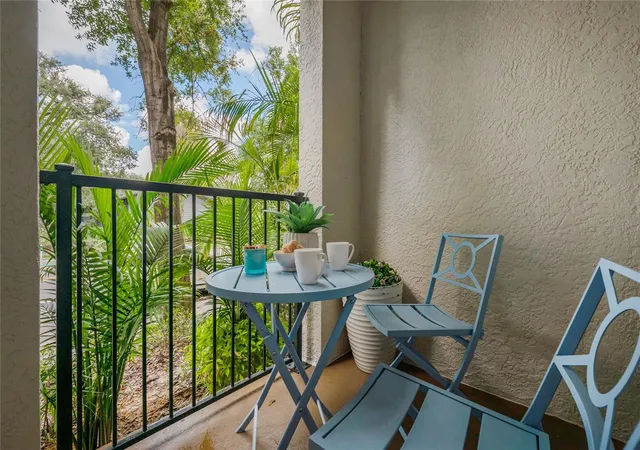 Listing Photo 4 - Condo for sale in building located at 402 S Armenia Ave, Tampa, FL 33609 - Unit #114