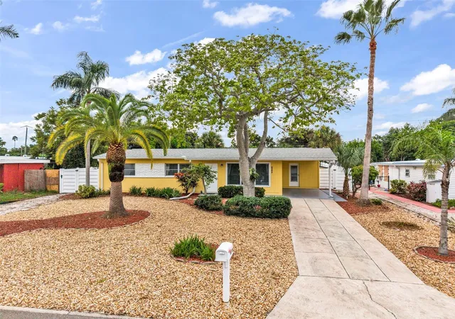 Photo 1 of Single family home for sale at 6235 Columbia Dr, Bradenton, FL 34207 | MLS# C7531204 | Listing updated on 2026-10-07