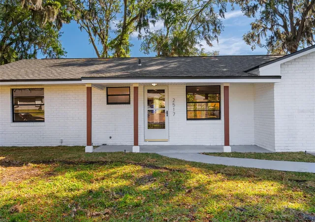 Photo 3 of Single family home for sale at 2517 Royal Palm Dr, Edgewater, FL 32141 | MLS# G5118253 | Listing updated on 2026-09-26