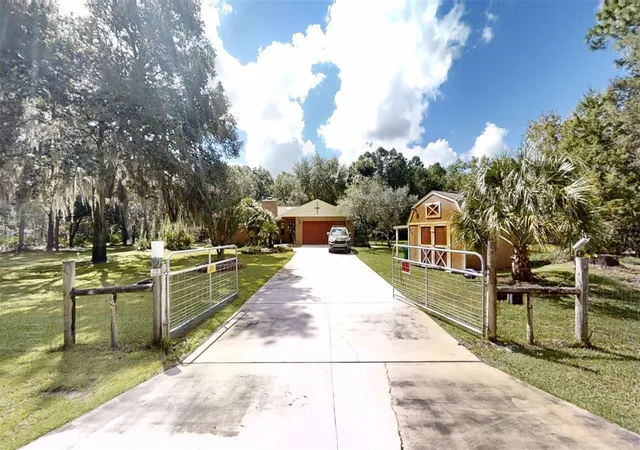 Photo 2 of Single family home for sale at 8614 W Varricchio Ln, Crystal River, FL 34428 | MLS# OM732874 | Listing updated on 2026-09-28