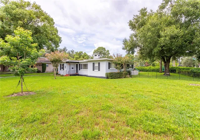 Photo 3 of Single family home for sale at 1200 Austin Rd, Orlando, FL 32806 | MLS# O6444712 | Listing updated on 2026-10-10